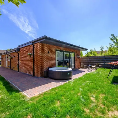 بيت للعطل Tm, Charming Cosy Retreat, Wi-fi & Parking *