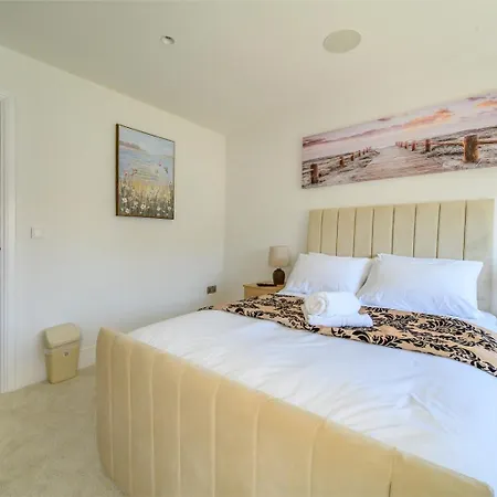 Tm, Charming Cosy Retreat, Wi-fi & Parking * ليدز