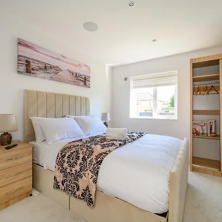 Tm, Charming Cosy Retreat, Wi-fi & Parking ليدز