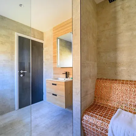 Tm, Charming Cosy Retreat, Wi-fi & Parking بيت للعطل