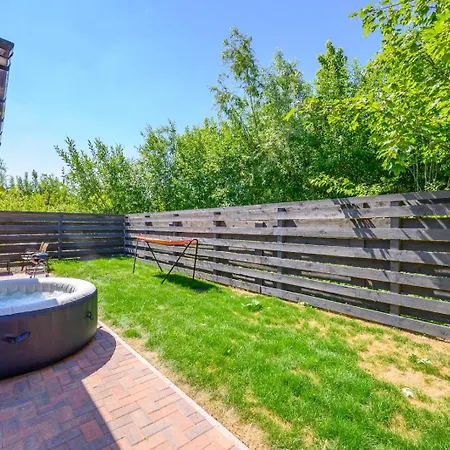 بيت للعطل Tm, Charming Cosy Retreat, Wi-fi & Parking *