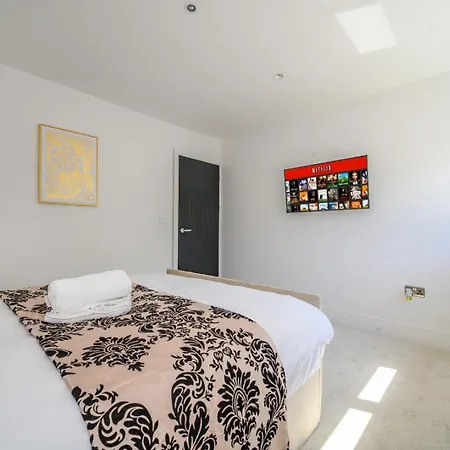 بيت للعطل Tm, Charming Cosy Retreat, Wi-fi & Parking ليدز