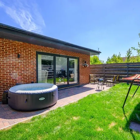 Tm, Charming Cosy Retreat, Wi-fi & Parking Holiday home *